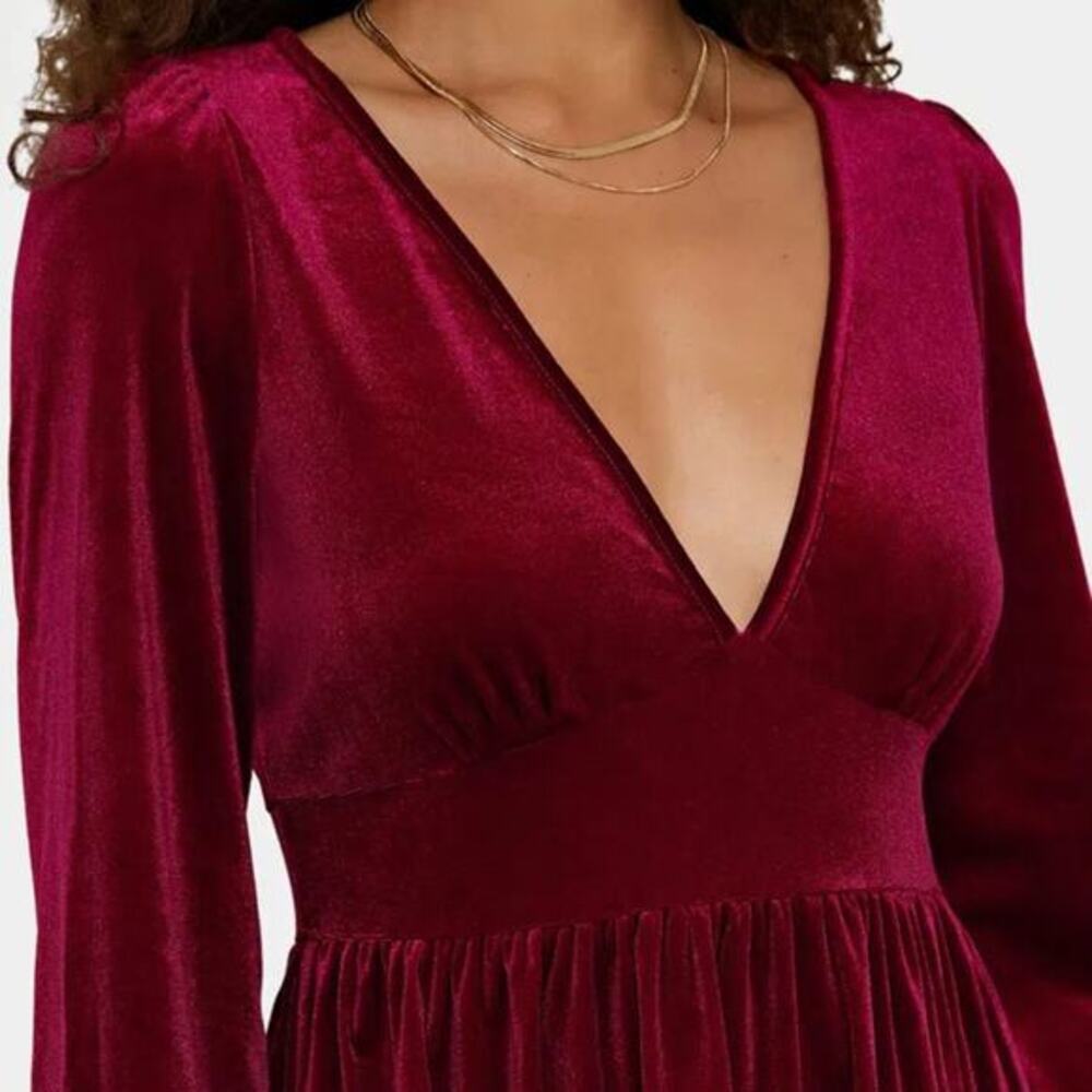 Halara Deep V-Neck Ruffled Hem Velvet Mini Chill Party Dress‎ in Sangria S NWT - Picture 4 of 10